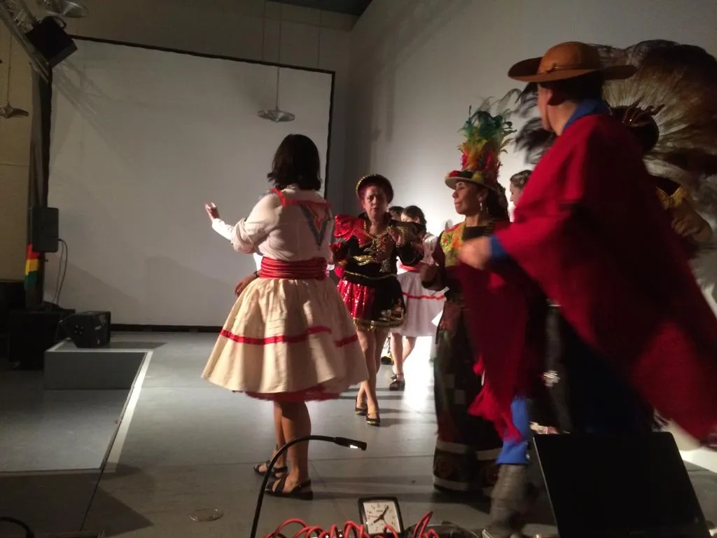 Verschiedene Tänze 4