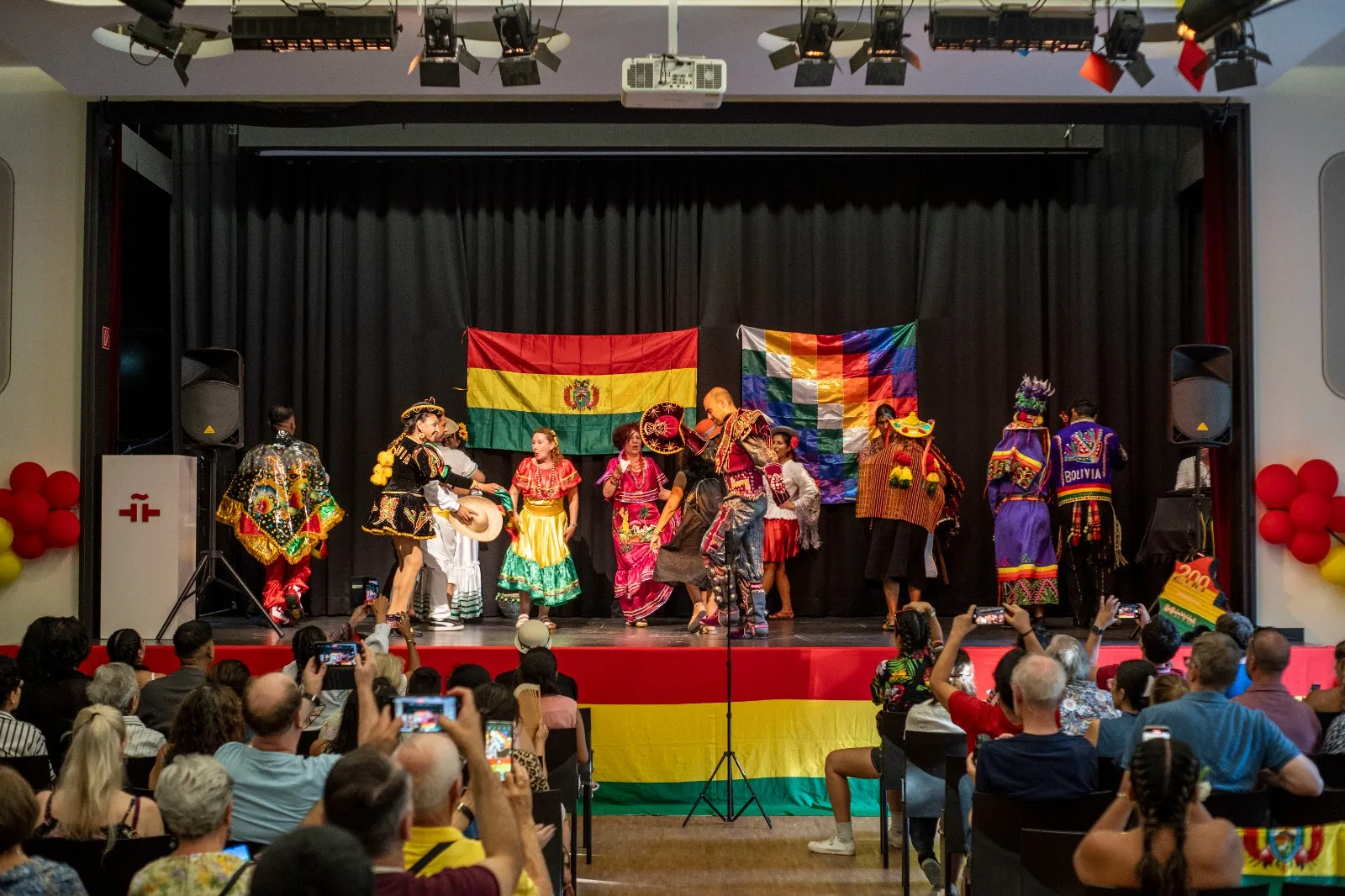 Verschiedene Tänze · Frankfurt 10